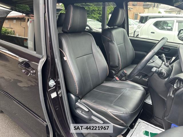 Toyota VOXY 2021-03 7935786-6