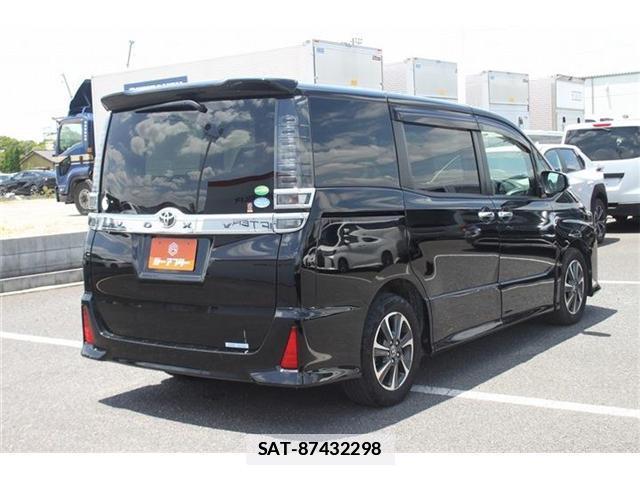 Toyota VOXY 2018-07 7935821-13