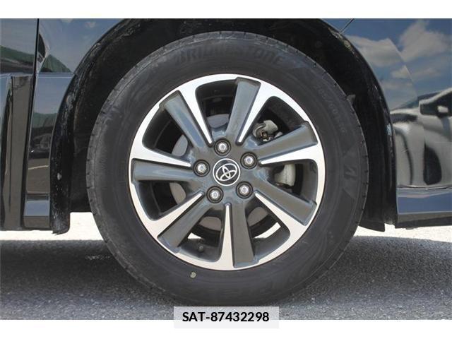 Toyota VOXY 2018-07 7935821-15