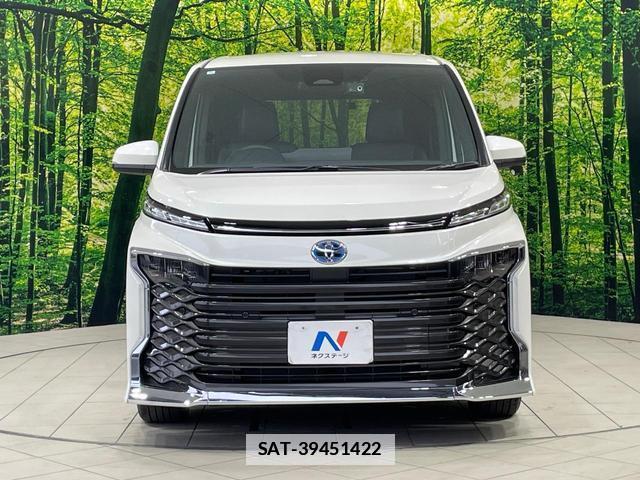 Toyota VOXY 2024-02 7935929-14
