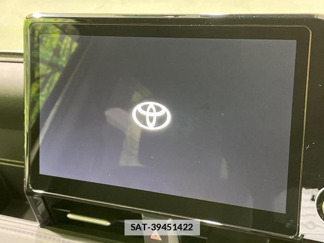 Toyota VOXY 2024-02 7935929-2