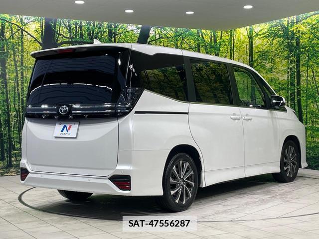 Toyota VOXY 2023-11 7935933-17