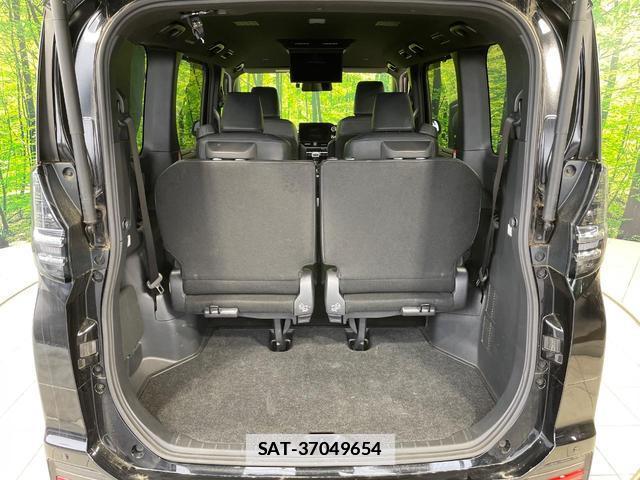 Toyota VOXY 2022-11 7935937-10