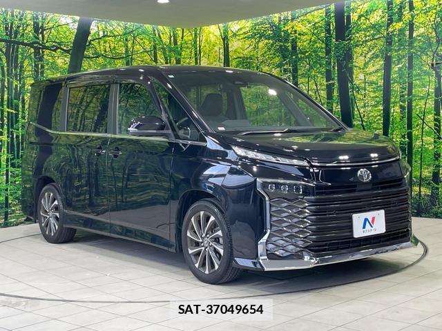 Toyota VOXY 2022-11 7935937-16