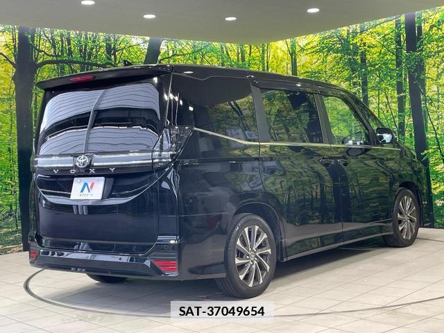 Toyota VOXY 2022-11 7935937-17