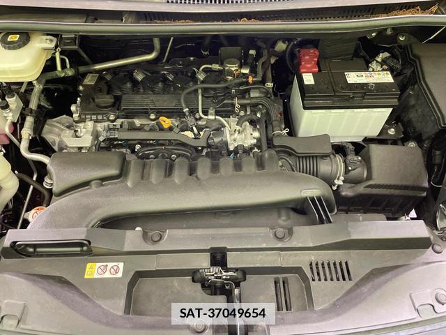 Toyota VOXY 2022-11 7935937-18