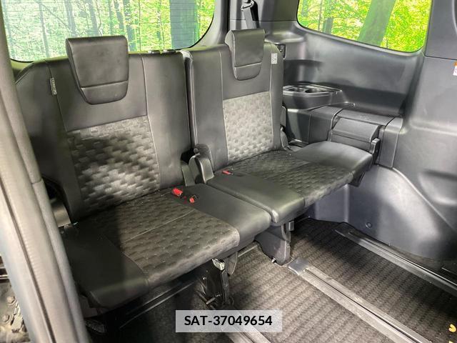 Toyota VOXY 2022-11 7935937-9