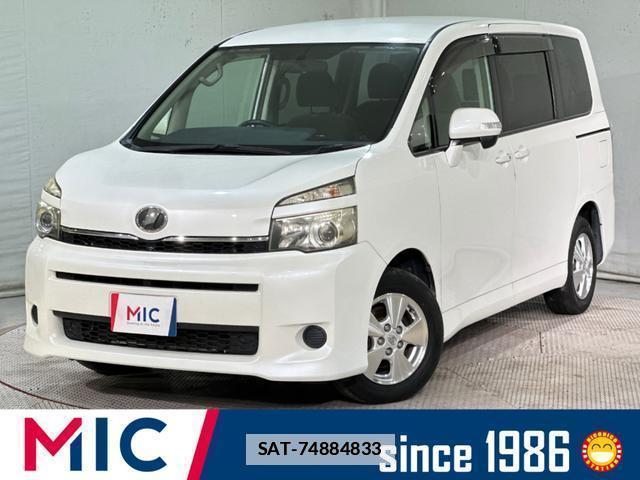 Toyota VOXY 2013-05 7936152-0