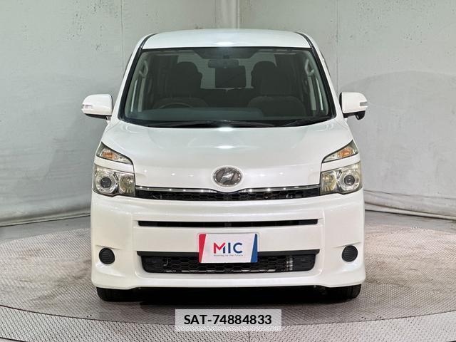 Toyota VOXY 2013-05 7936152-13