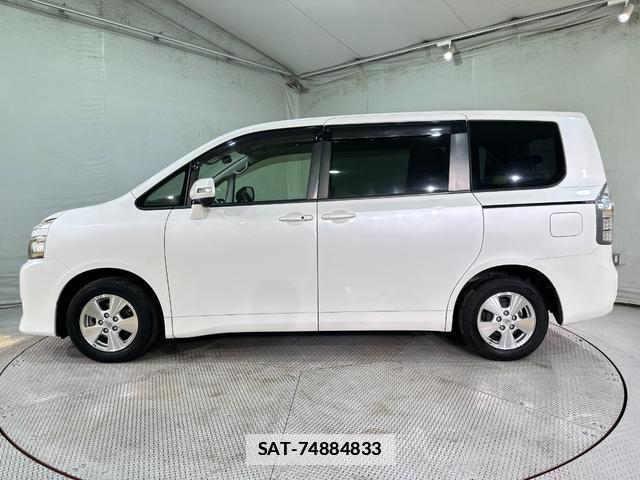 Toyota VOXY 2013-05 7936152-19