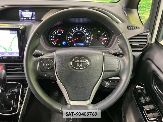 Toyota VOXY 2021-12 7936258-10