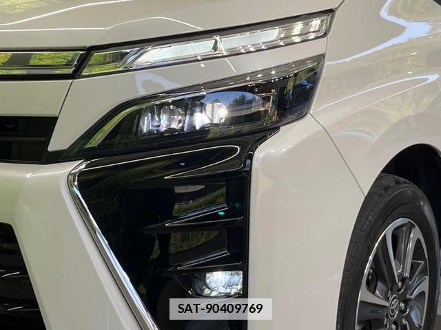 Toyota VOXY 2021-12 7936258-12