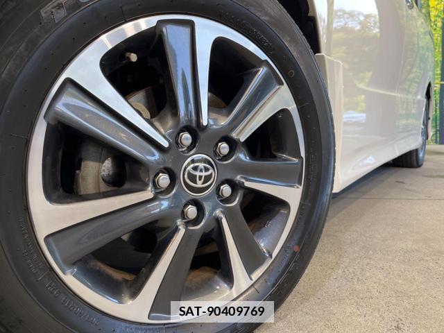 Toyota VOXY 2021-12 7936258-13