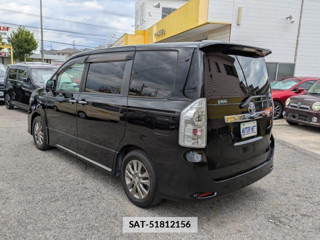 Toyota VOXY 2013-12 7936295-10