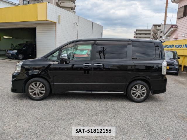 Toyota VOXY 2013-12 7936295-11