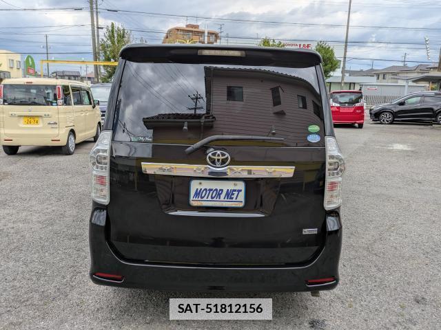 Toyota VOXY 2013-12 7936295-13