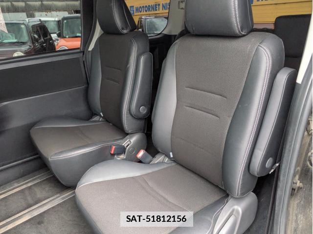 Toyota VOXY 2013-12 7936295-6