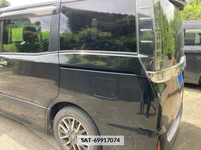 Toyota VOXY 2015-08 7936380-13