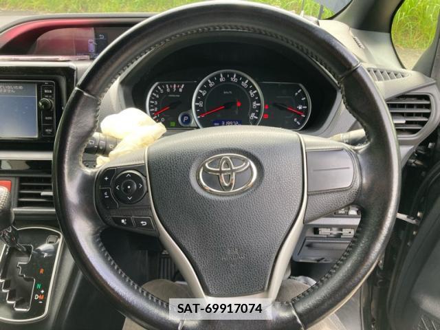 Toyota VOXY 2015-08 7936380-15