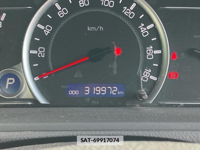 Toyota VOXY 2015-08 7936380-16