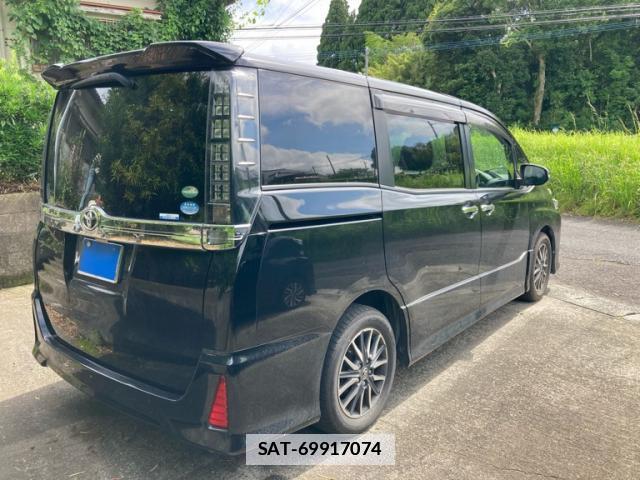 Toyota VOXY 2015-08 7936380-2