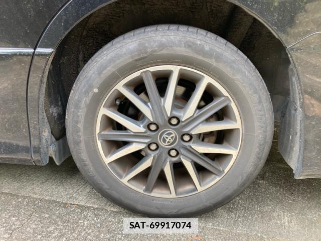Toyota VOXY 2015-08 7936380-5