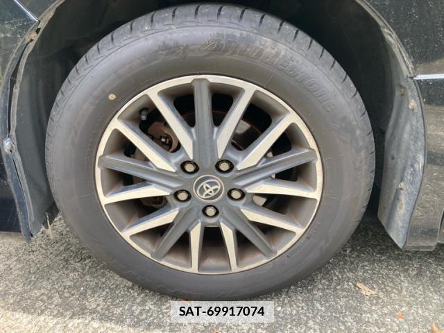 Toyota VOXY 2015-08 7936380-6