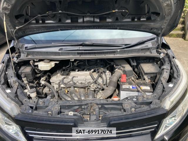 Toyota VOXY 2015-08 7936380-8