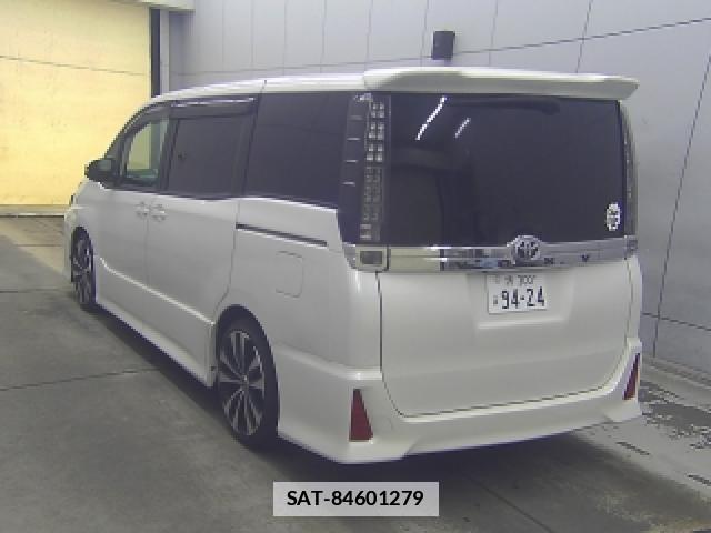 Toyota VOXY 2014-02 7936502-1