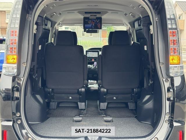 Toyota VOXY 2015-08 7936526-10