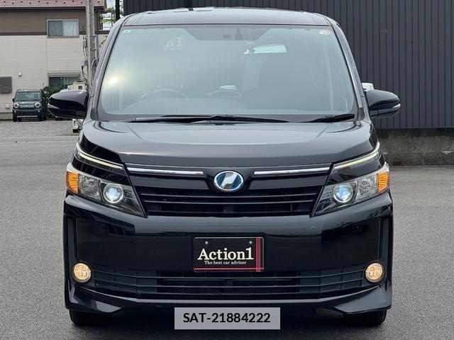 Toyota VOXY 2015-08 7936526-2