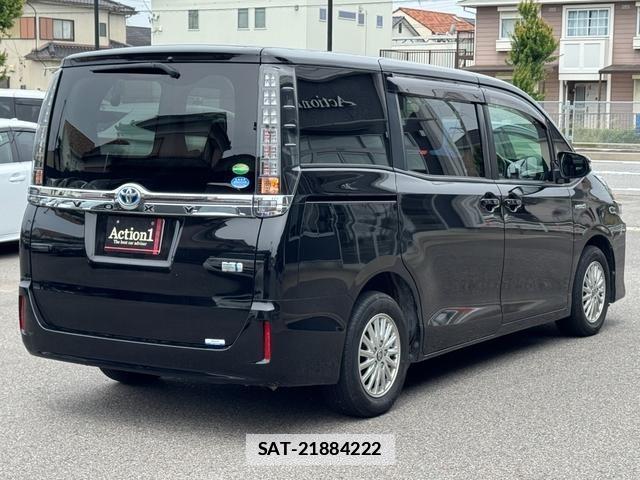Toyota VOXY 2015-08 7936526-5