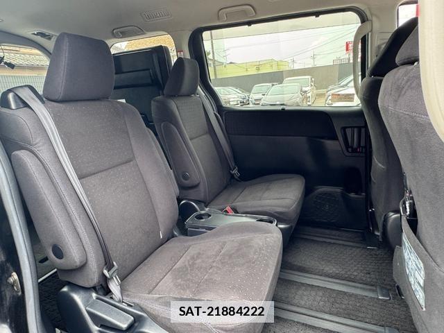 Toyota VOXY 2015-08 7936526-9