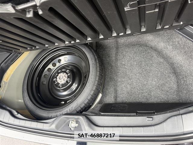 Toyota VOXY 2023-07 7936701-10