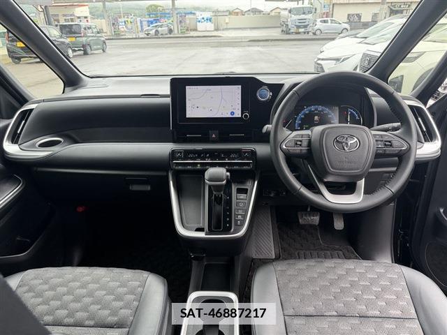 Toyota VOXY 2023-07 7936701-14
