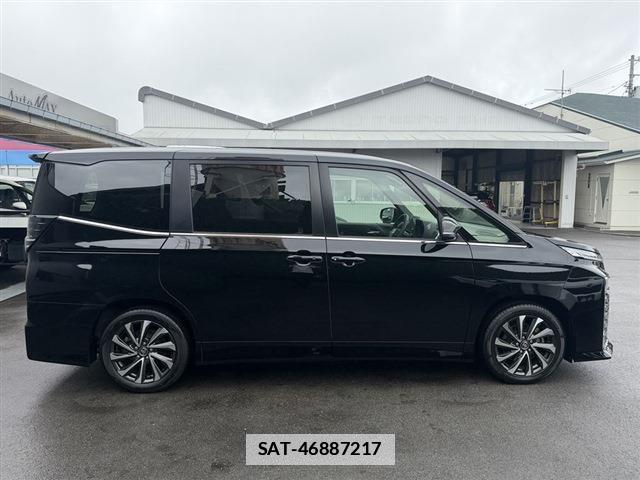 Toyota VOXY 2023-07 7936701-3