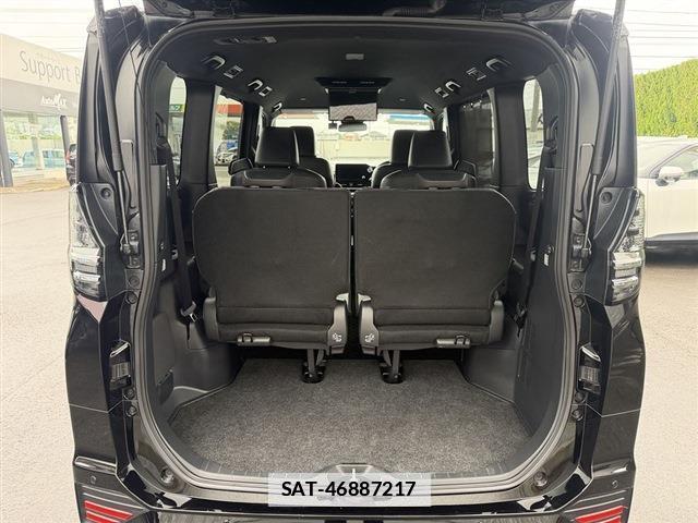 Toyota VOXY 2023-07 7936701-9