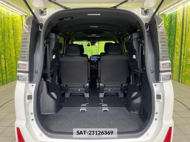 Toyota VOXY 2019-11 7936764-10