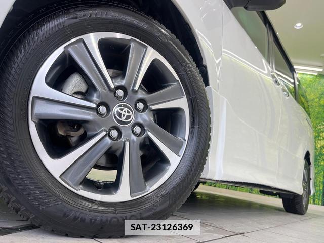 Toyota VOXY 2019-11 7936764-13