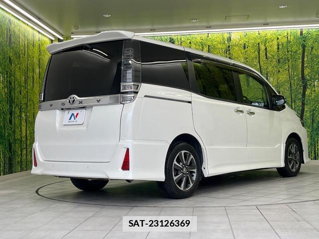 Toyota VOXY 2019-11 7936764-17