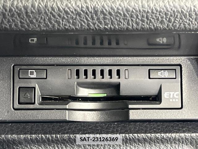 Toyota VOXY 2019-11 7936764-5