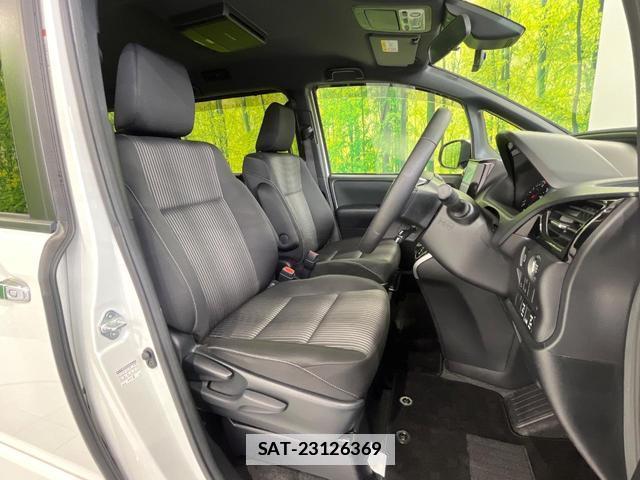 Toyota VOXY 2019-11 7936764-7