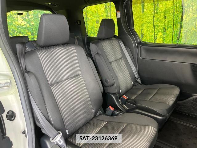 Toyota VOXY 2019-11 7936764-8