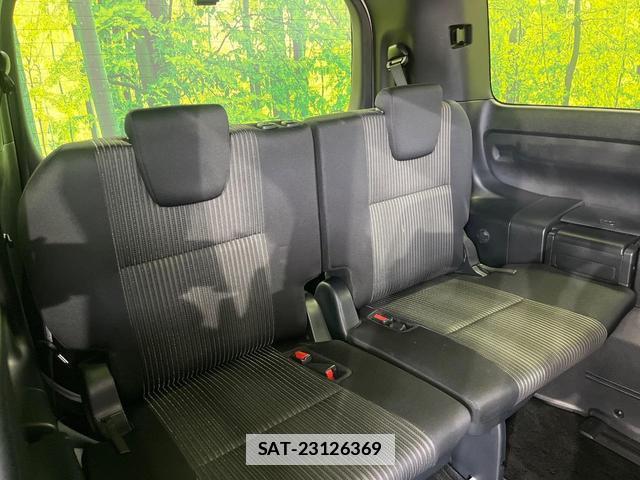 Toyota VOXY 2019-11 7936764-9