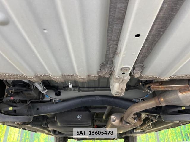 Toyota VOXY 2022-09 7936775-18