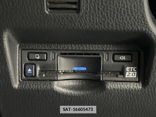Toyota VOXY 2022-09 7936775-6