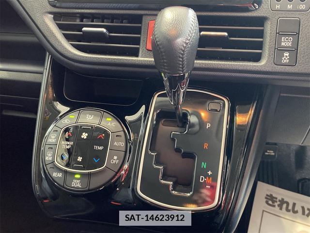 Toyota VOXY 2017-01 7936950-10