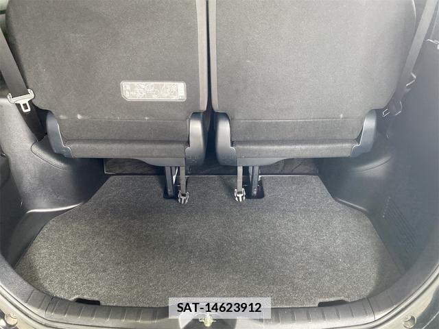 Toyota VOXY 2017-01 7936950-17