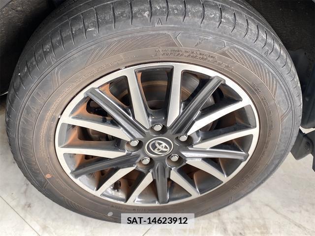 Toyota VOXY 2017-01 7936950-19