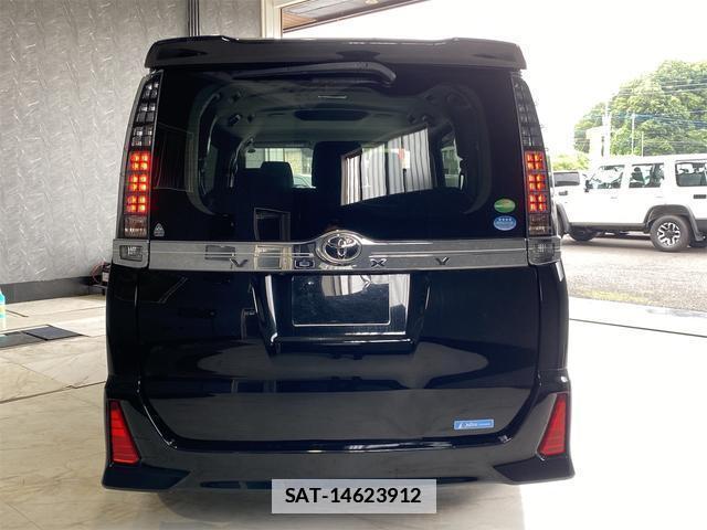 Toyota VOXY 2017-01 7936950-2